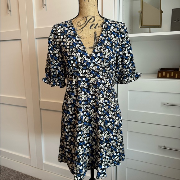 Vero Moda Saga 2/4 Mini Dress - Picture 1 of 3